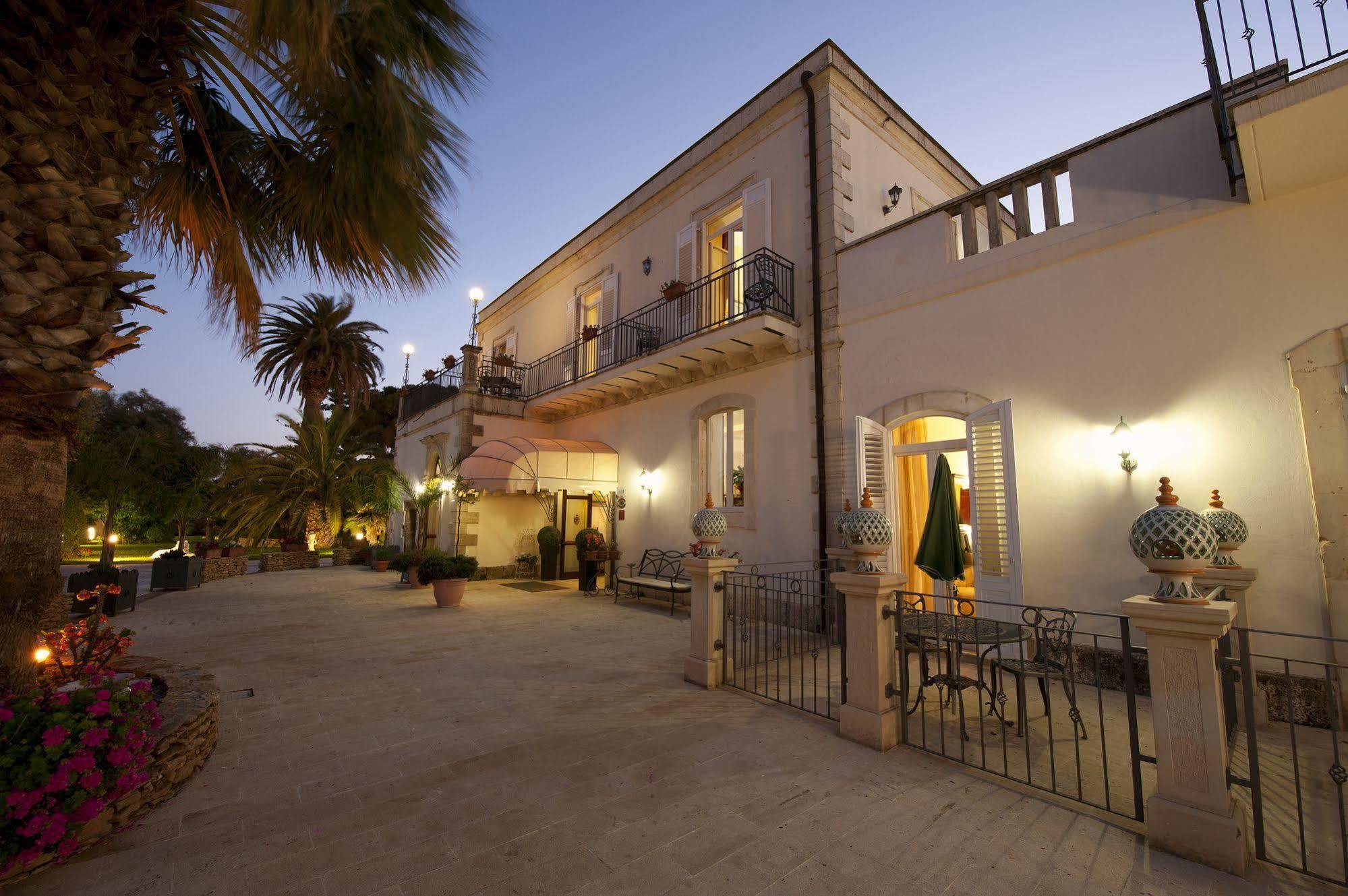 Charme Hotel Villa Principe Fitalia فانوسا المظهر الخارجي الصورة